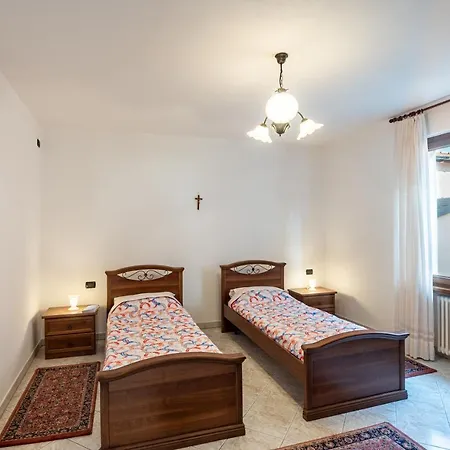 With Garden A Few Steps From The - Larihome A06 Apartment Dongo