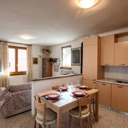 With Garden A Few Steps From The - Larihome A06 Apartment *