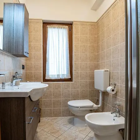 With Garden A Few Steps From The - Larihome A06 아파트 *