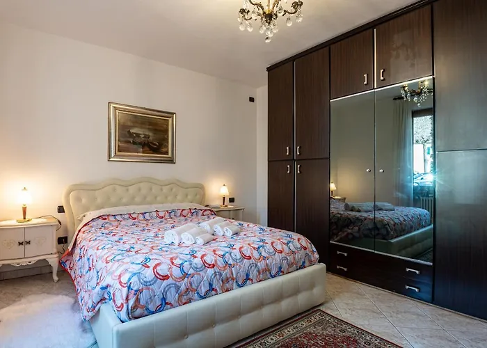 With Garden A Few Steps From The - Larihome A06