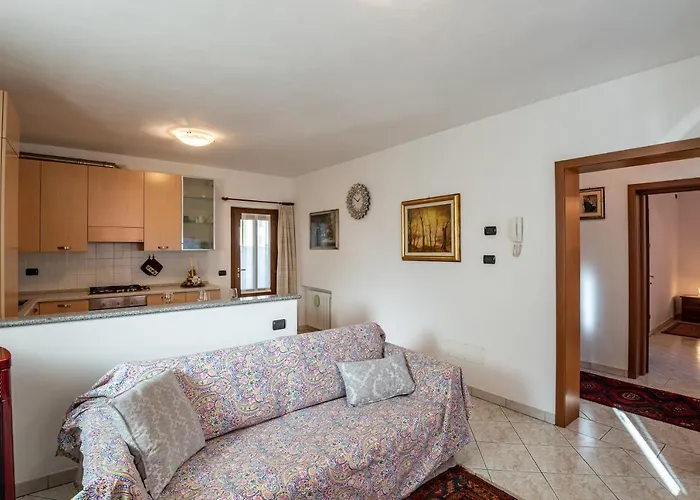 With Garden A Few Steps From The - Larihome A06 Dongo