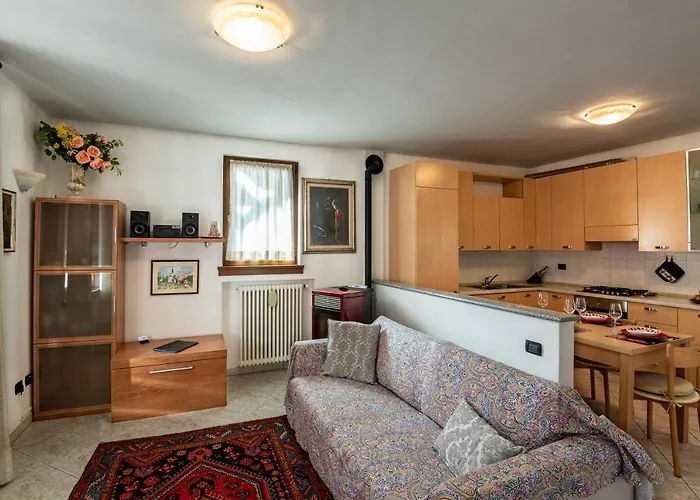 Apartman With Garden A Few Steps From The - Larihome A06 *