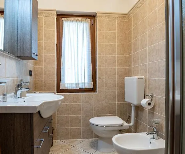 With Garden A Few Steps From The - Larihome A06 Apartman *